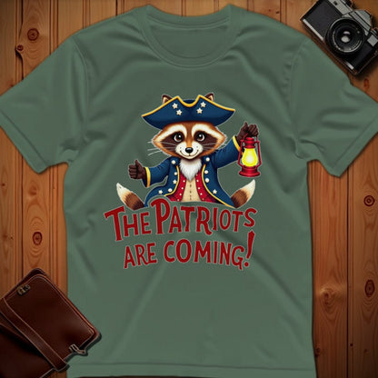 Raccoon Tee – Patriots are coming – Bold Vibrant Art